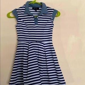 Cute cap sleeve collared dress.